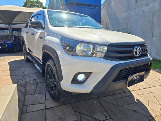 TOYOTA HILUX 2.8 SR CHALLENGE 4X4 CD 16V DIESEL 4P AUTOMÁTICO